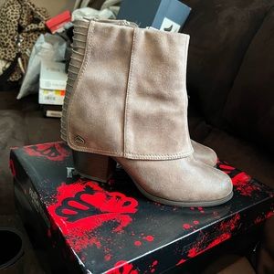 Fergalicious Booties, size 91/2 Wide , Taupe color